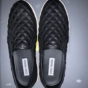 Steve Madden slip on shoes